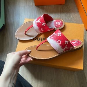 BRAND NEW LV SANDALS